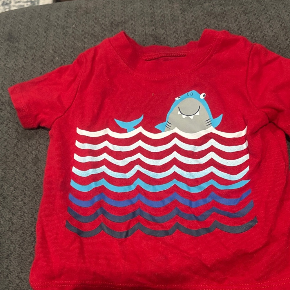 🟢10/$10 - Red Shark Graphic Kids T-Shirt